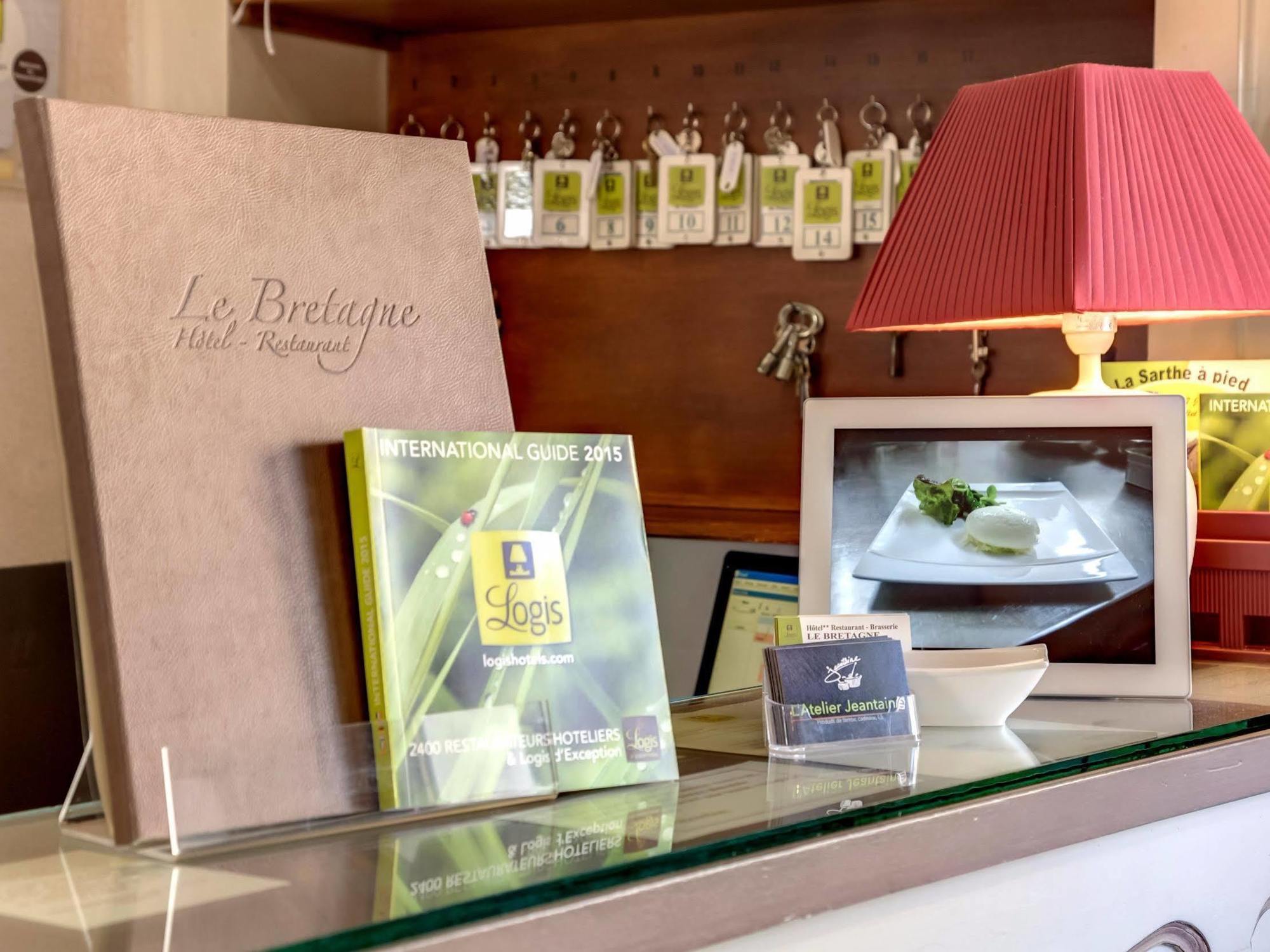 Logis Le Bretagne Hotel Sillé-le-Guillaume Kültér fotó
