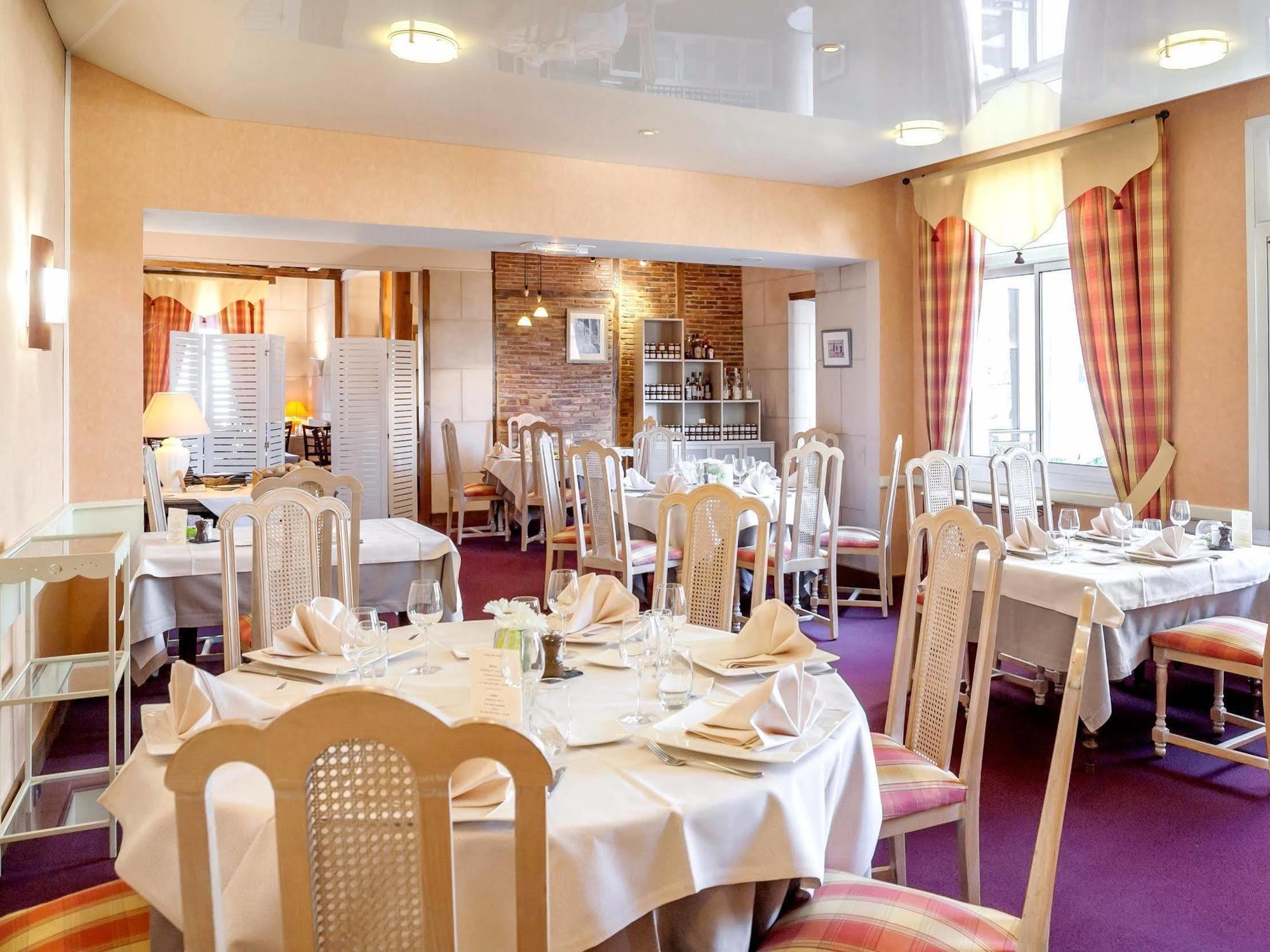 Logis Le Bretagne Hotel Sillé-le-Guillaume Kültér fotó